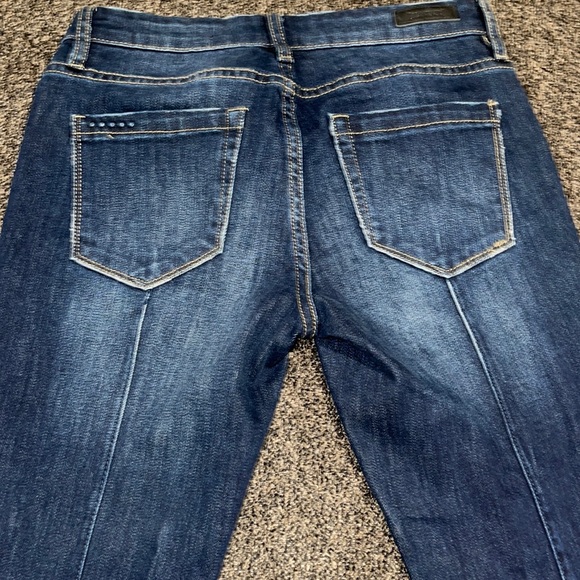 BLANKNYC FITTED FLARED RAW HEM JEANS. NEW WITH TAGS Size 26. - Picture 11 of 16